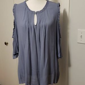 Lavender blouse with  old shoulder sleeves